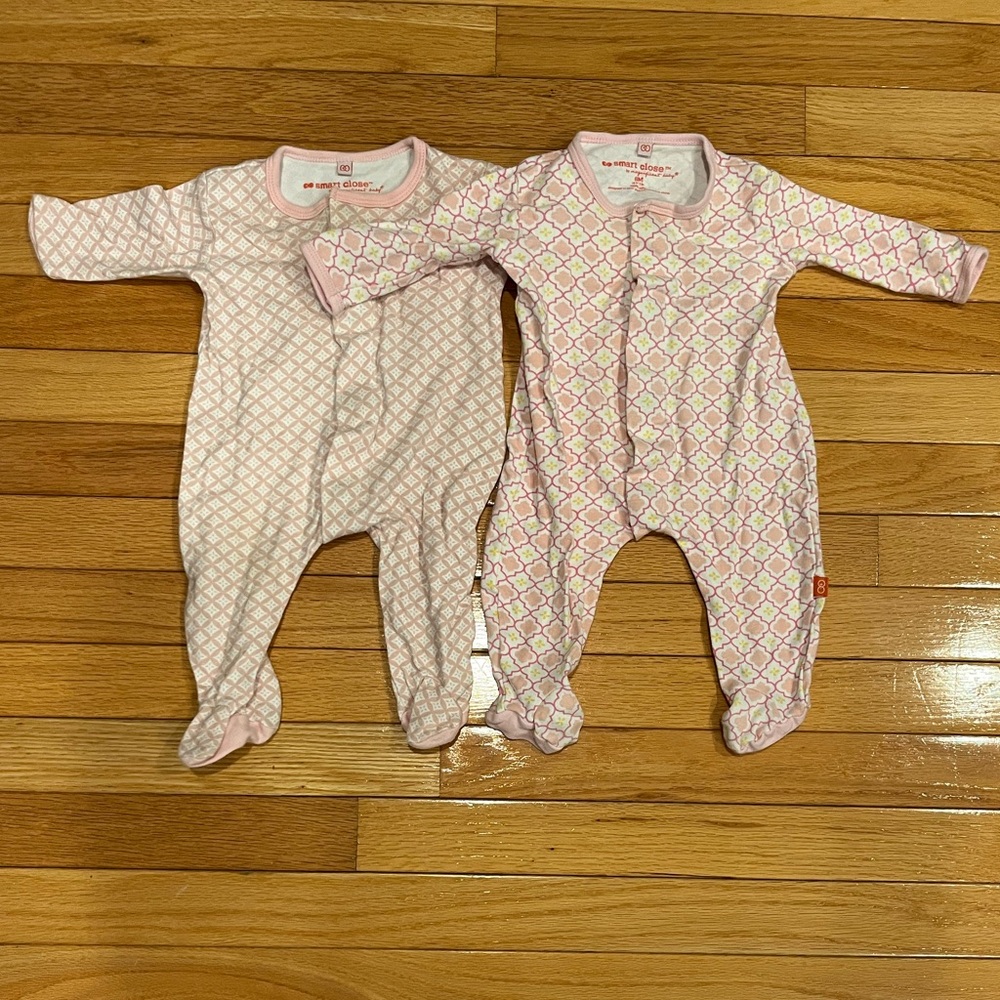 Magnetic Pink and White Patterned Footies